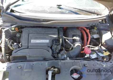 2015 Honda Civic Hybrid z USA, uszkodzony, nr VIN 19XFB4F25FE201736